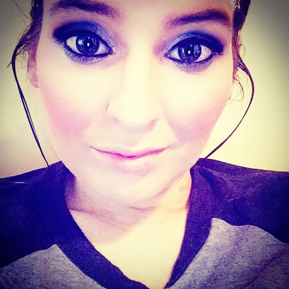 Profile Picture of Brianna Giesick (@bree29456) on Poshmark