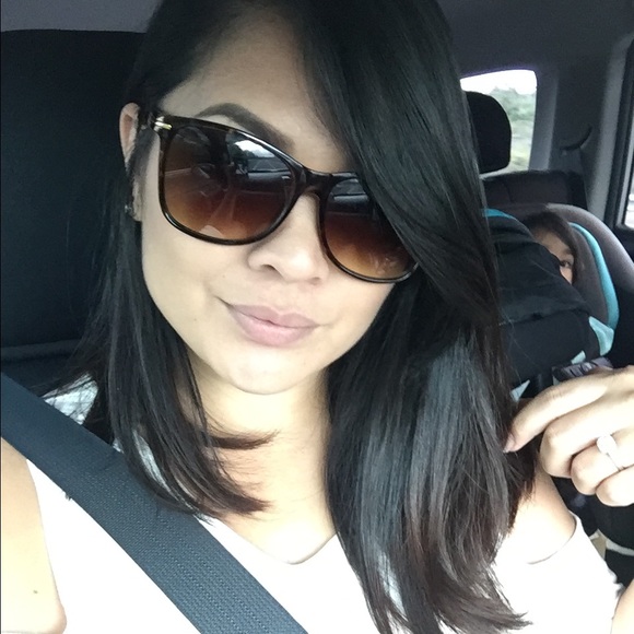 Profile Picture of Tiara Akamu (@tayz22) on Poshmark