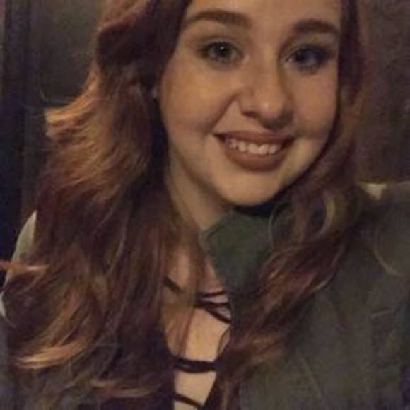 Profile Picture of Kristen Mcclure (@kristenmcclu545) on Poshmark