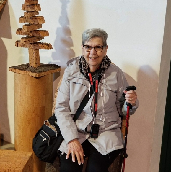 Profile Picture of Lu Ahnee (@mamalu6) on Poshmark