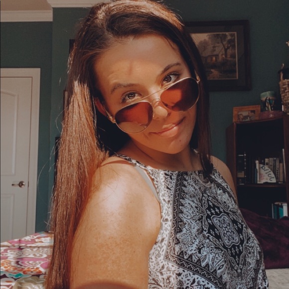 Profile Picture of Julia Scott (@scottje21) on Poshmark