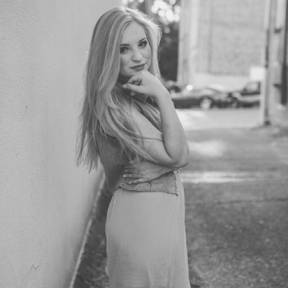 Profile Picture of Hannah Palmertree (@hangail96) on Poshmark