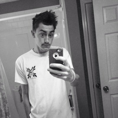 Profile Picture of Jeremy Levi Bramlett (@xboardshorts) on Twitter