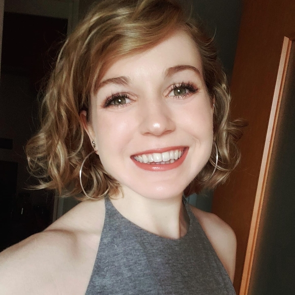 Profile Picture of Savannah Sutton (@savvysutton) on Poshmark