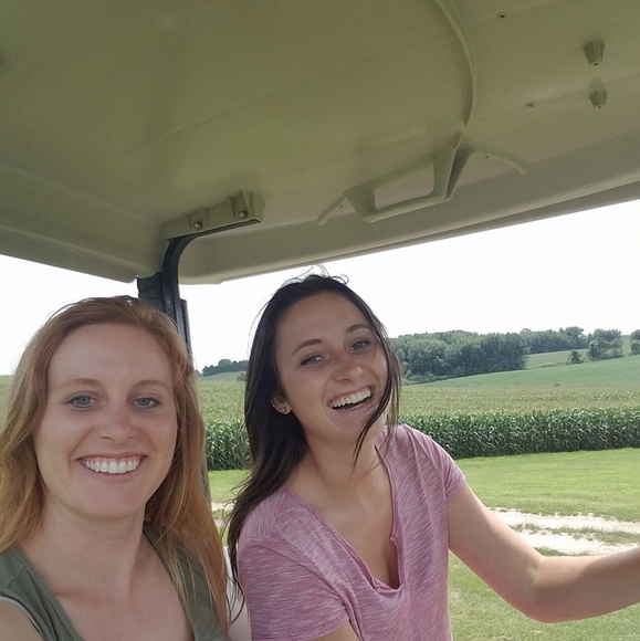 Profile Picture of Maggie Bobbin (@maggiebobbin) on Poshmark