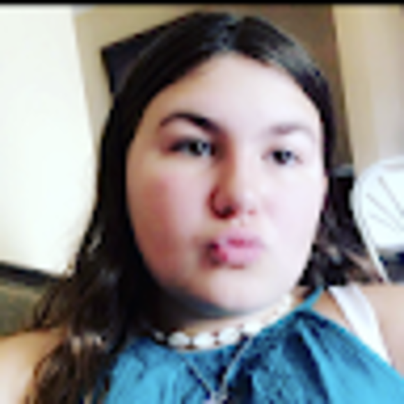 Profile Picture of Kayla Mrozowski (@kaylamrozowski) on Poshmark