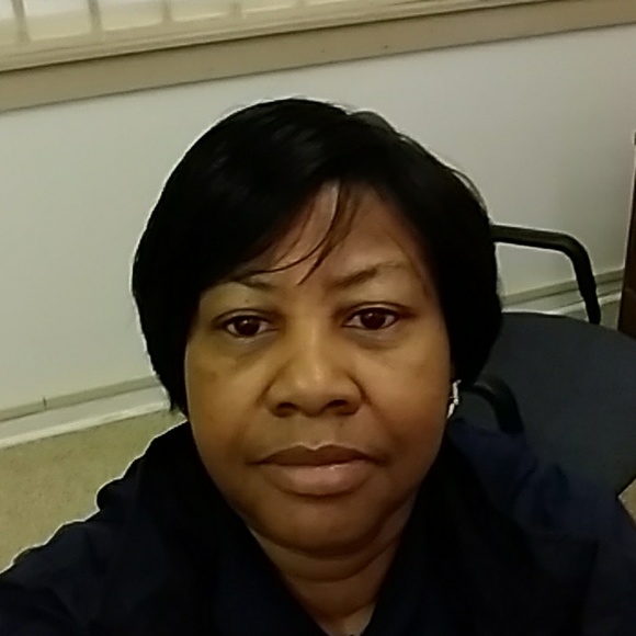 Profile Picture of Fannie Moman (@fanniemoman356) on Poshmark