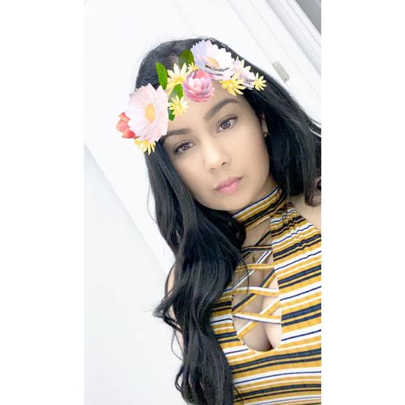 Profile Picture of Amanda Morejon (@amandamorejo459) on Poshmark