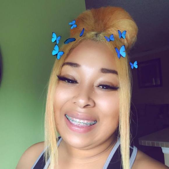 Profile Picture of Have Faythe (@faythefaythe) on Poshmark