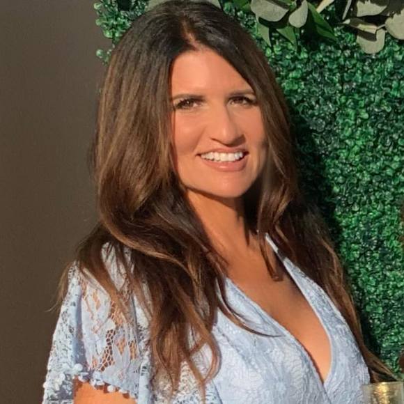 Profile Picture of Lisa Kennedy (@lisakennedy119) on Poshmark