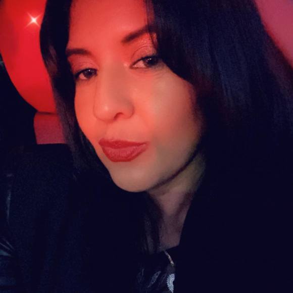 Profile Picture of Luna Brillante (@cathy7925) on Poshmark