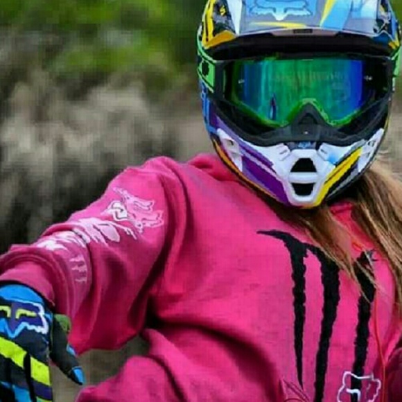 Profile Picture of Kimberly Wainio (@kwluvsdm) on Poshmark