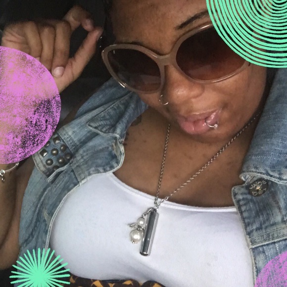 Profile Picture of Sequoia Smith (@uneek701) on Poshmark