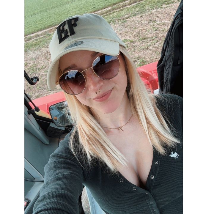 Profile Picture of Julia // Wetterauhof (@wetterauhof) on Tiktok
