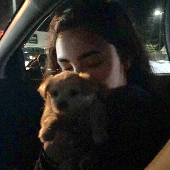 Profile Picture of Aylin Candir (@aylincandir13) on Poshmark