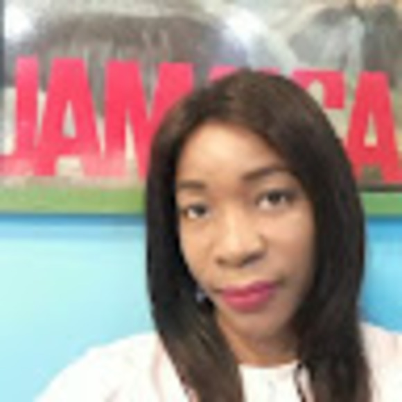 Profile Picture of Paula Powell (@paulaspowell) on Poshmark