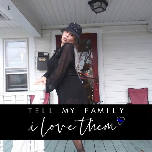 Profile Picture of Nichole Swatek (@nikkiswatek77) on Poshmark