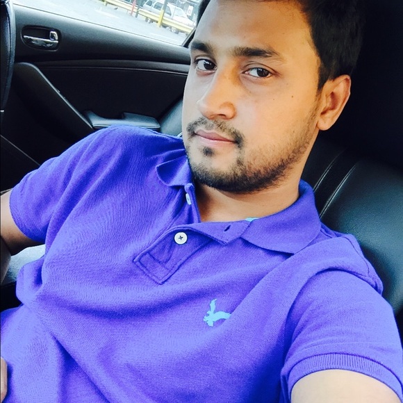 Profile Picture of Jewel Labone (@jewelabone) on Poshmark