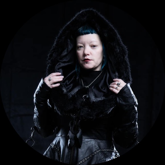 Profile Picture of Mandy Heireth (@thepinktink) on Poshmark