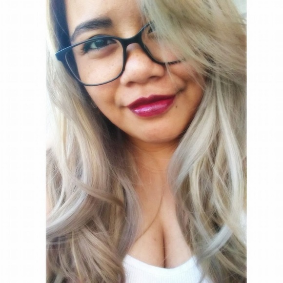 Profile Picture of Kimberly Duterte (@dutertekimberly) on Poshmark