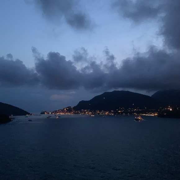 Profile Picture of Melissa Jacksis (@mjacksis) on Poshmark