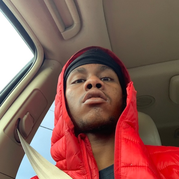 Profile Picture of Chavon Johnson (@chavonj123) on Poshmark