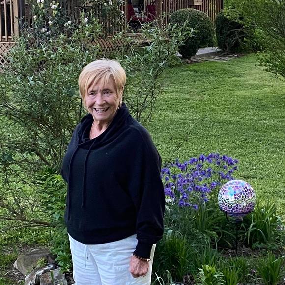 Profile Picture of Melinda Sherrod (@melindasherrod) on Poshmark