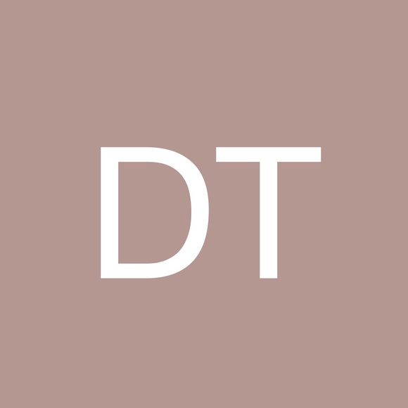 Profile Picture of Deborah Tocco (@deborahatocco) on Poshmark