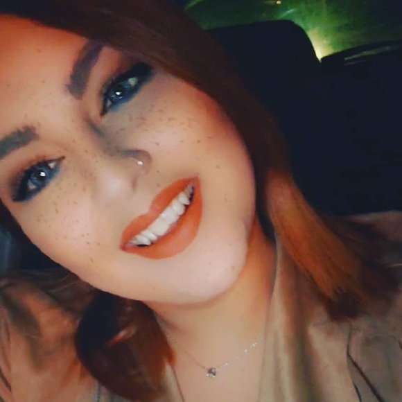 Profile Picture of Mandy Alvarez (@mandyalvarez63) on Poshmark