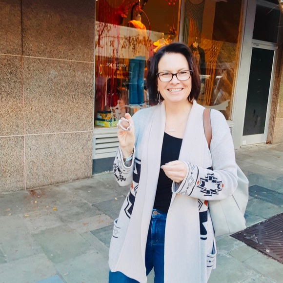 Profile Picture of Hope Schaefer (@ahschaefer22) on Poshmark