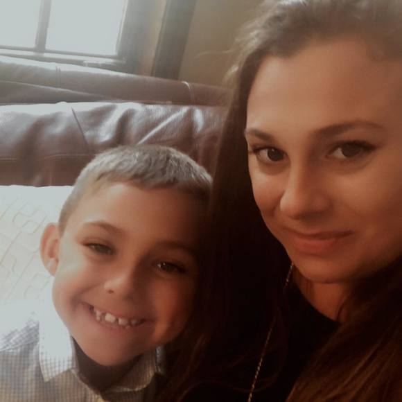 Profile Picture of Alicia Drasen williams (@adrasenwilliams) on Poshmark