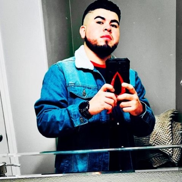Profile Picture of Cristian Chavez (@crisma_55) on Poshmark