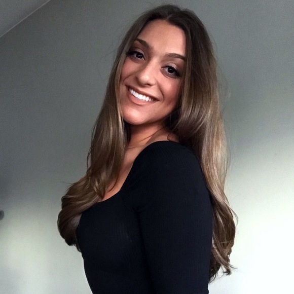 Profile Picture of Isabella Viggiano (@viggianoi2) on Poshmark