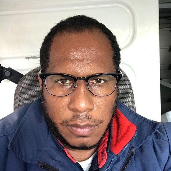 Profile Picture of Carlos Tavares (@revtavares) on Poshmark