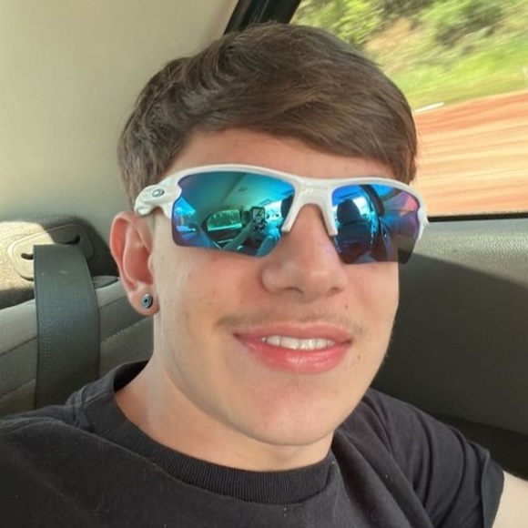 Profile Picture of Gabriel Maziero (@gabrielmaziero) on Poshmark