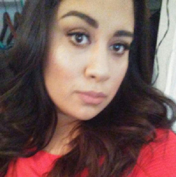 Profile Picture of Daniela Davalos (@coquedavalos) on Poshmark