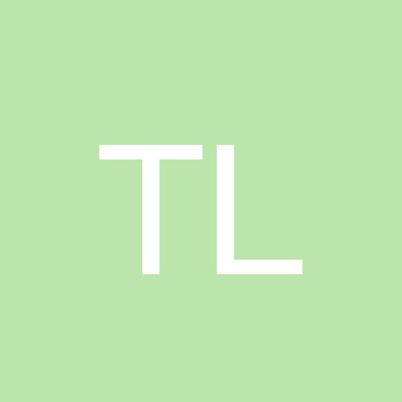 Profile Picture of Theresa Loomer (@twinma007) on Poshmark