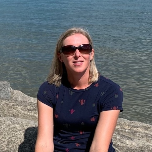 Profile Picture of Isabelle Desrosiers (@isades74) on Poshmark