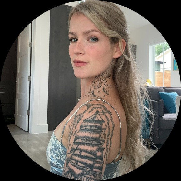 Profile Picture of Haley Burt (@hrkenefick) on Poshmark