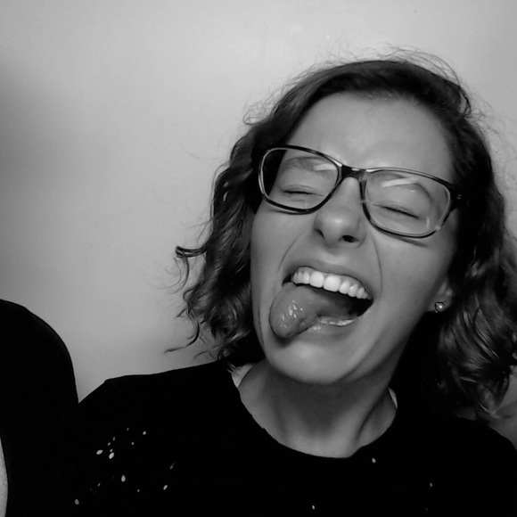 Molli Atallah - Poshmark Profile Picture of Molli Atallah (@mma6be) on Poshmark