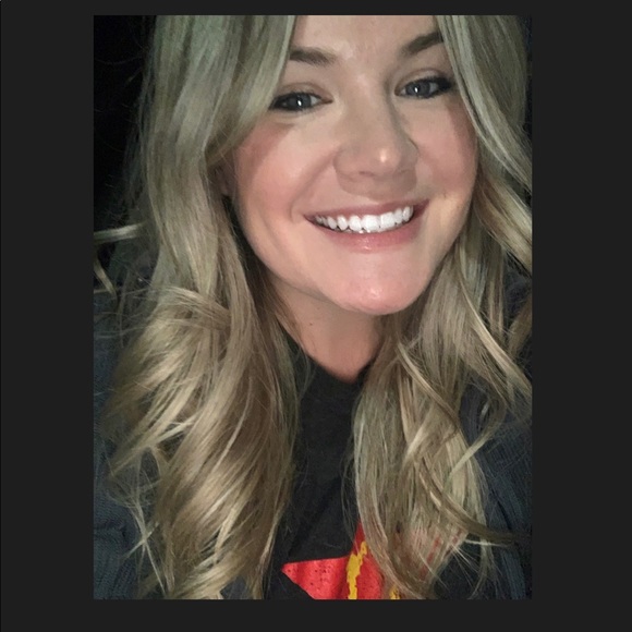 Profile Picture of Brie Coppinger (@brie_elise4093) on Poshmark