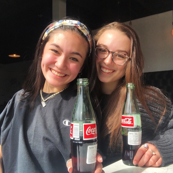 Olivia Deming - Poshmark Profile Picture of Olivia Deming (@oliviademing) on Poshmark