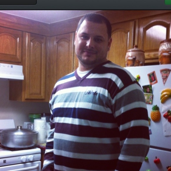 Profile Picture of Anthony Taschereau (@anthonyt) on Poshmark