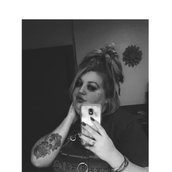 Profile Picture of Kassie Vanworth collins (@kassie_mae25) on Poshmark