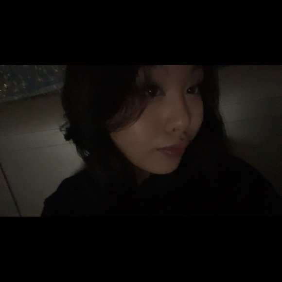 Profile Picture of Celine Cooper (@azn_bunny) on Poshmark