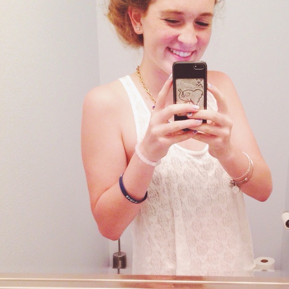 Profile Picture of Summer Tawney (@summertawney) on Poshmark