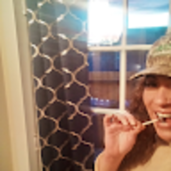 Profile Picture of Genice Hallmon (@hallmongenice54) on Poshmark