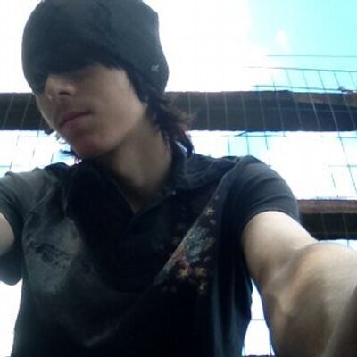 Profile Picture of dustin jonas (@sGPhycopthic) on Twitter