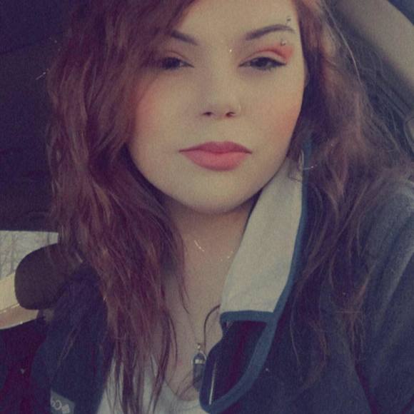 Profile Picture of Callie Swails (@callieswails) on Poshmark