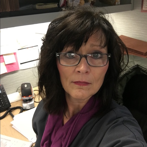 Profile Picture of Pam Kuhr (@pamkuhr) on Poshmark